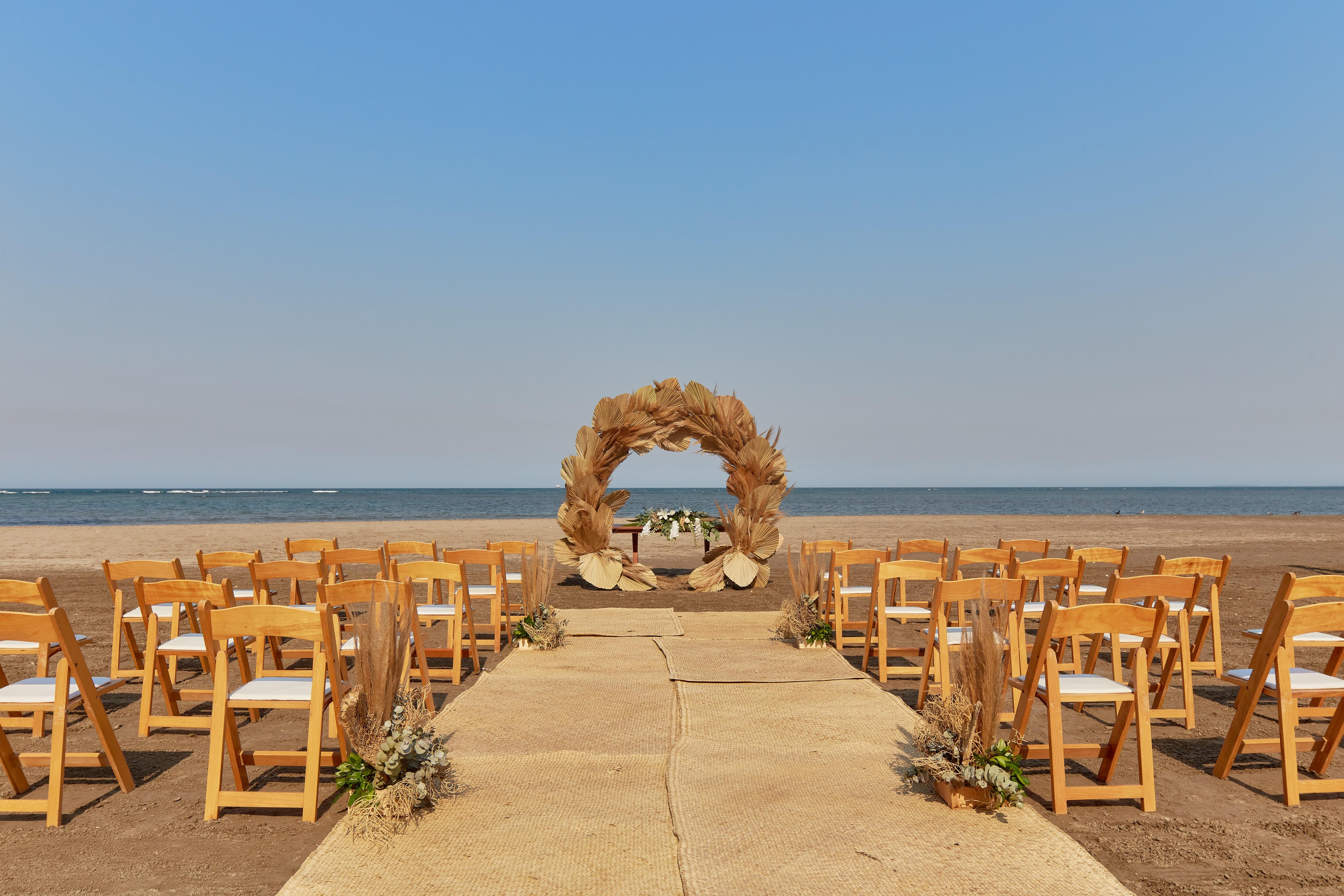 그랜드 피에스타 아메리카나 베라크루스 호텔 베라크루즈 외부 사진 Wedding ceremony on the beach
