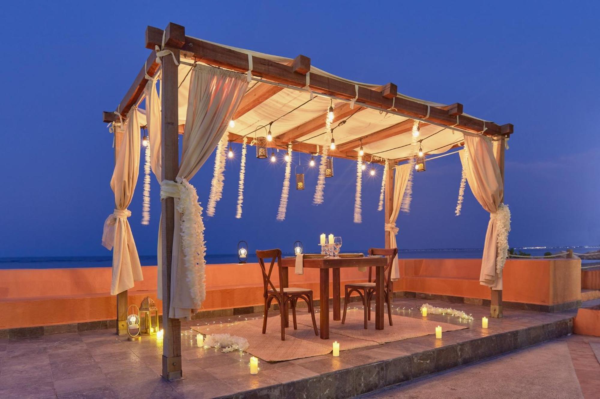 그랜드 피에스타 아메리카나 베라크루스 호텔 베라크루즈 외부 사진 A pergola with a canopy