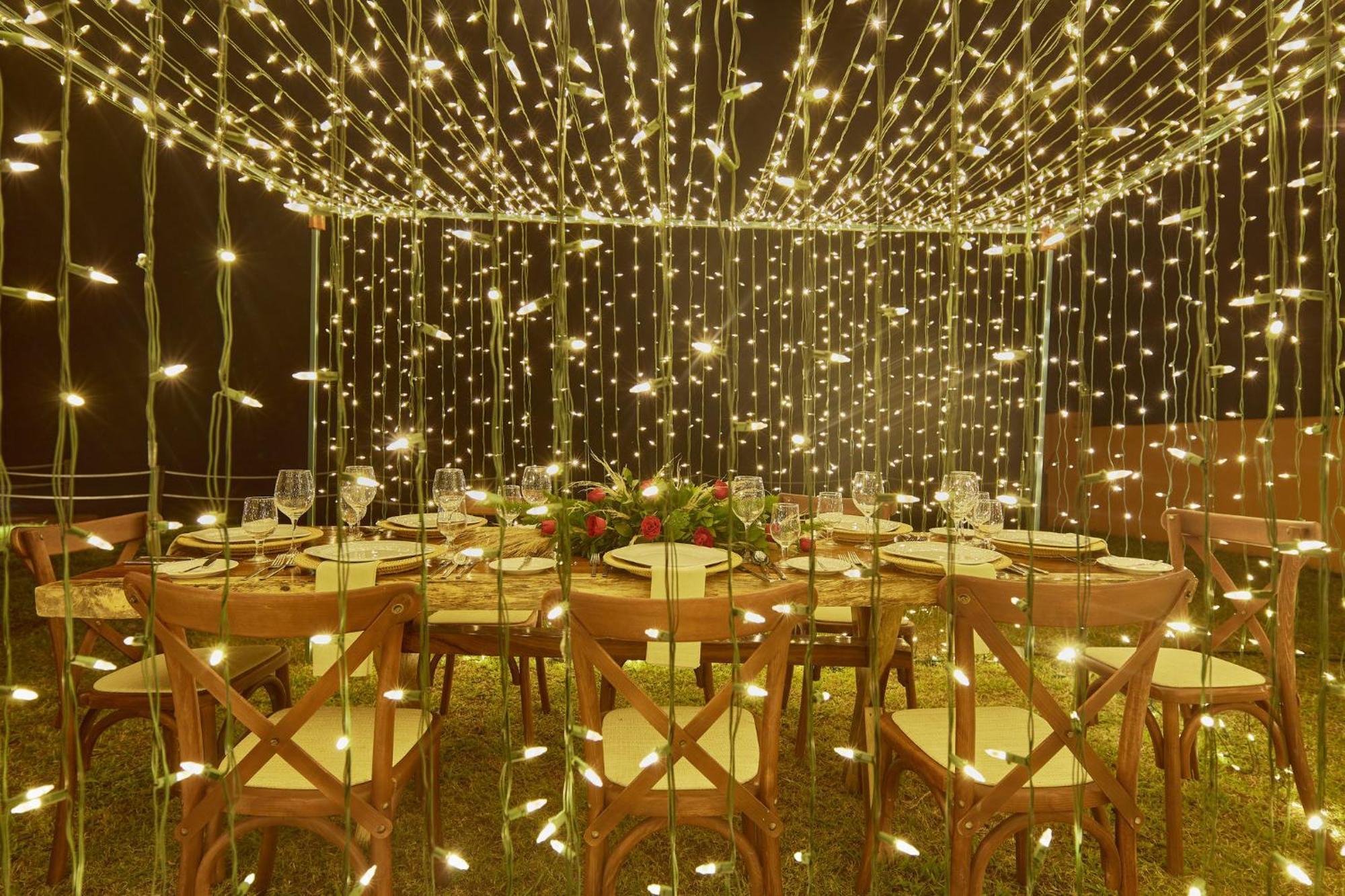 그랜드 피에스타 아메리카나 베라크루스 호텔 베라크루즈 외부 사진 A tent decorated with fairy lights